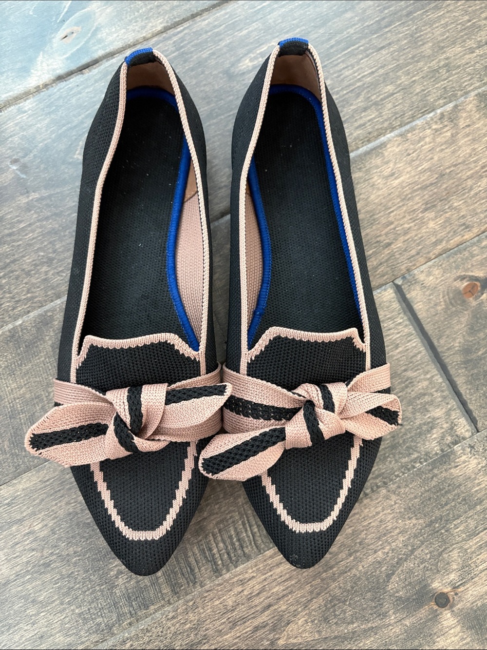 Women’s Pointed Knit Loafers with Bow - Black and Tan